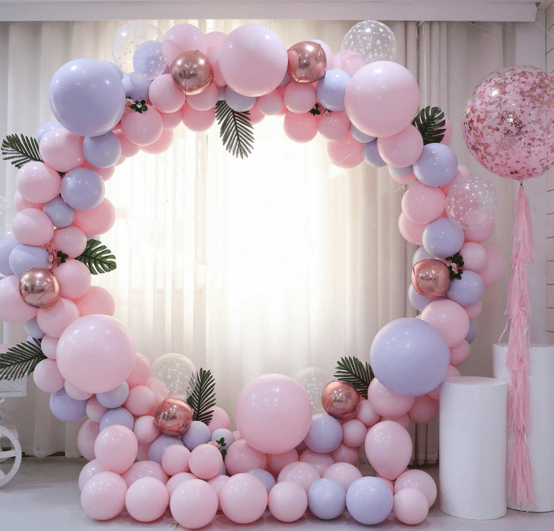 Whimsical Decor: Photo Zones & Balloons